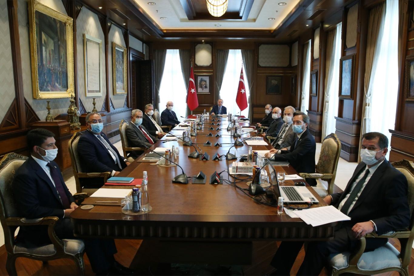 Cumhurbaşkanlığı Yüksek İstişare Kurulu, Cumhurbaşkanı Erdoğan başkanlığında toplandı Cumhurbaşkanlığı Yüksek İstişare Kurulu, Cumhurbaşkanı Erdoğan başkanlığında toplandı